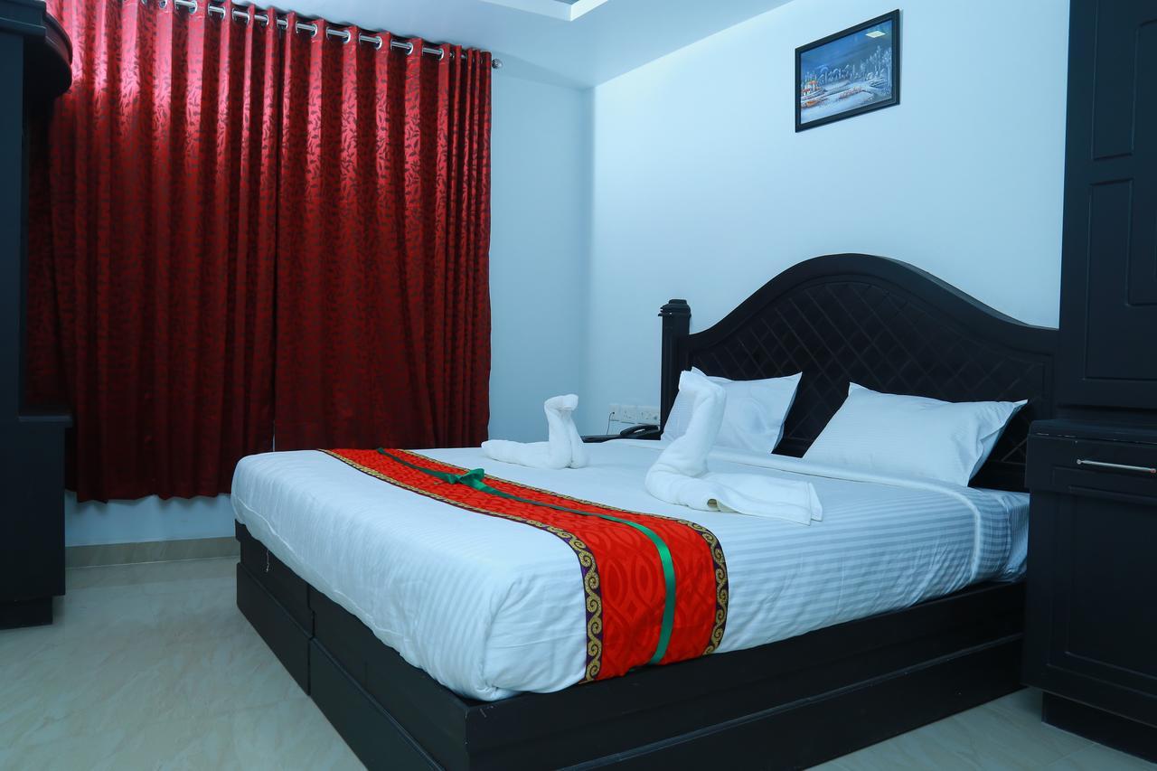 Aarya Bhavan Residency Hotell Malappuram Eksteriør bilde